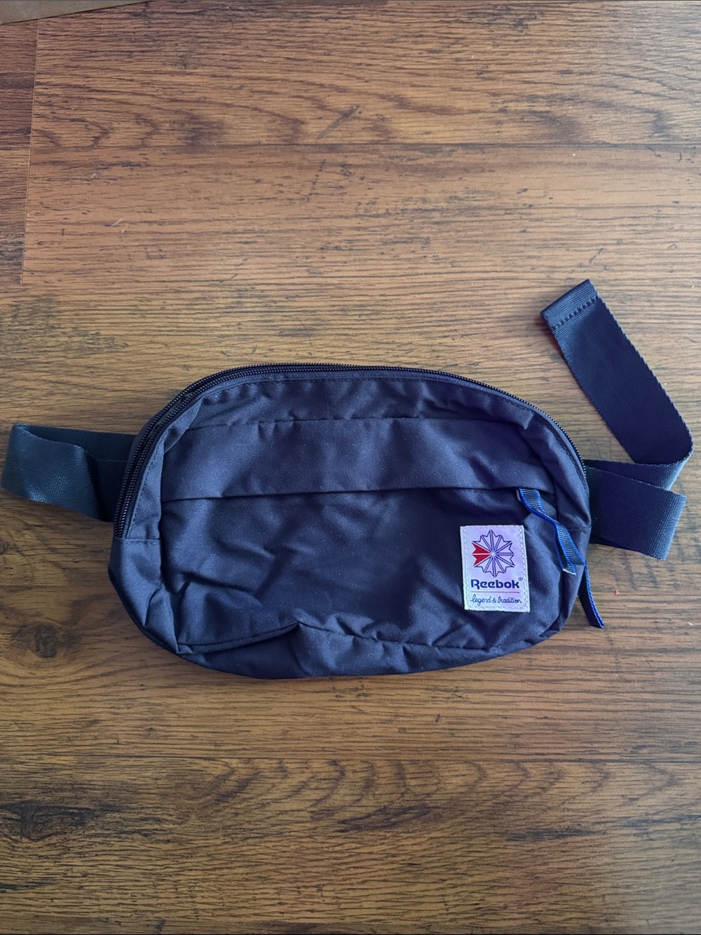 Reebok Black Belt Bag with Logo Patch 38.B1